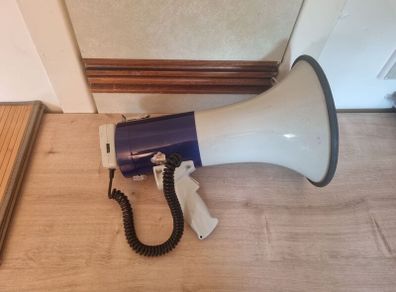 Radio Shack Powerhorn 32-2038 Portable Megaphone Vintage Handheld 10w Dc 12v