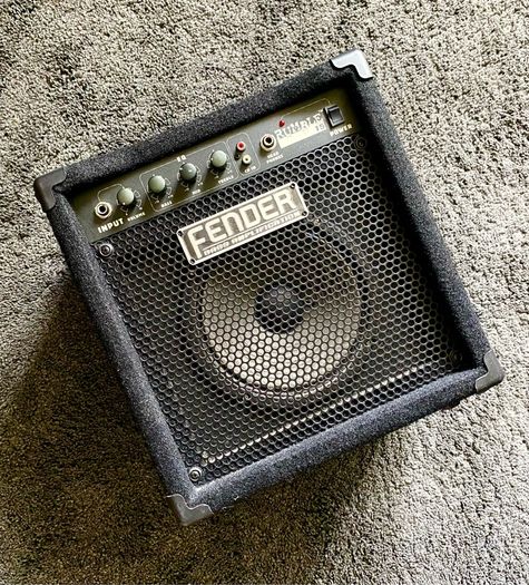 FENDER Rumble 15 Bass Combo Amp