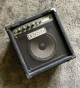 FENDER Rumble 15 Bass Combo Amp