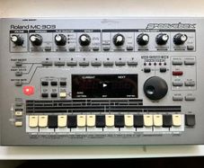Roland MC-303