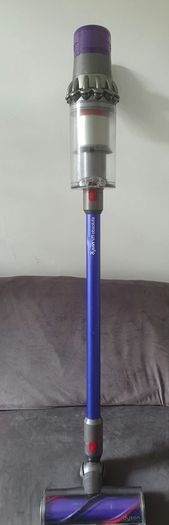 Dyson V11