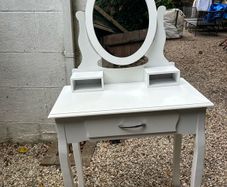 Vanity table