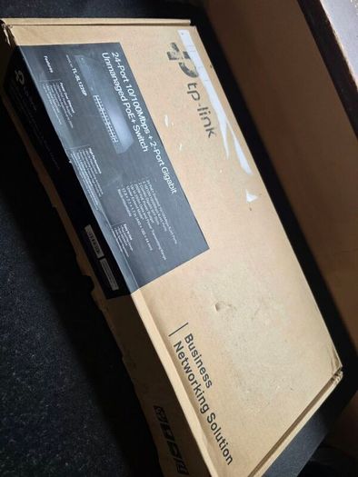 TP-Link TL-SL1226P 24-Port 10/100Mbps 2-Port Gigabit Unmanaged PoE+ Switch