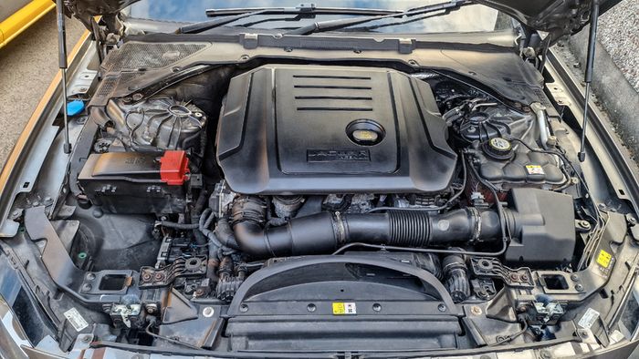 2016 Jaguar Xf | New Timing Chains & Service! | Excellent Condition | Full Leather | R-sport Prestige Luxury Trim