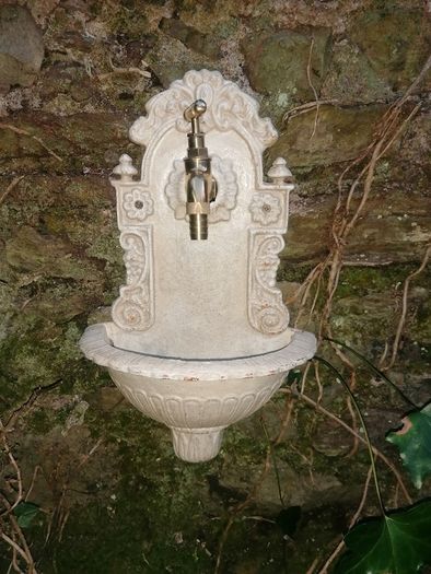 Victorian Style Hand-Painted Wall Water Fountain Cast Iron