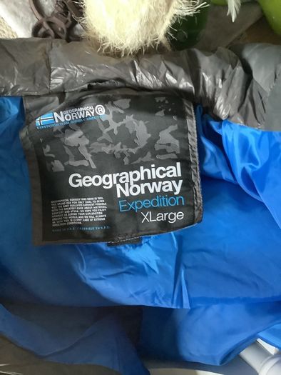 Geographical Norway puffer, new, size XL.