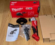 Milwaukee M18 Cordless Angle Grinder 18v 115mm NEW