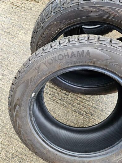 2x 235/55R17 yokohama