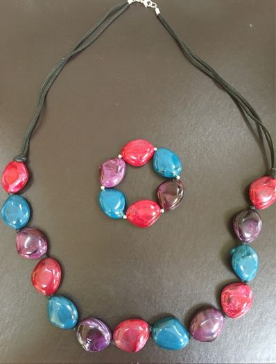 Ladies Necklace and Bracelet Set