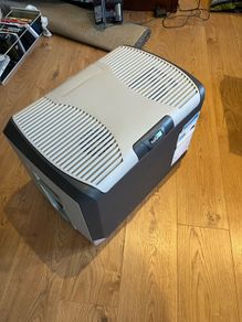 Halfords electric cool box 40 litre