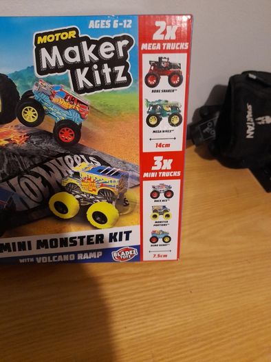 Toys new hot wheels