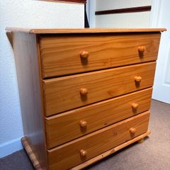 chest of drawers