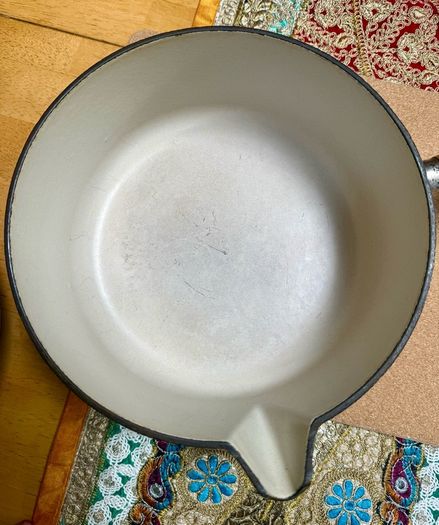 Le Creuset Cast Iron Saucepan with Wooden Handle 22"