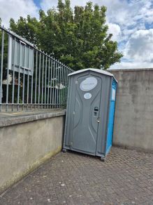 Portable toilet