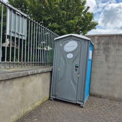 Portable toilet