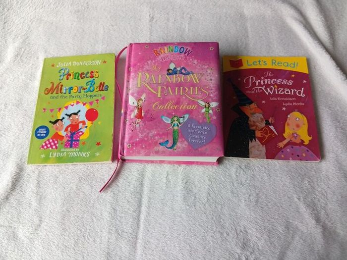 Mixture of books