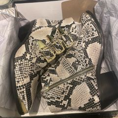 Ankle boots