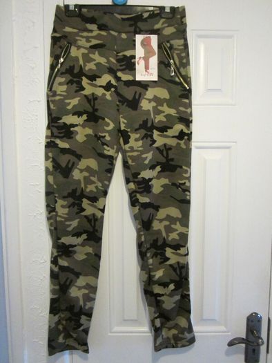 Ladies Camo Stretch Leggings with pockets - BNWT