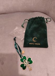 Iconic Irish celtic shamrock christmas decoration
