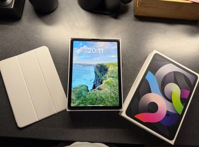 Apple iPad Air (4th Gen) 64GB Wi-Fi - Space Grey