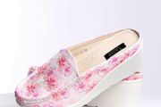 Retro Style Slip On Shoes size 6