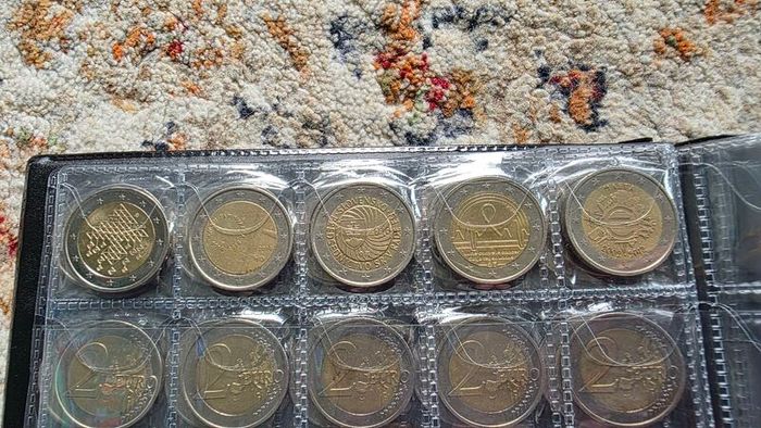 2 euro coins