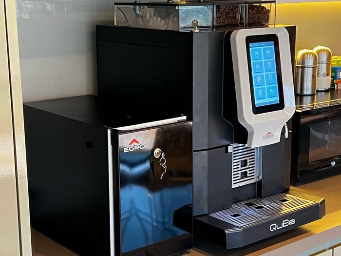 Coffee machine bean to cup