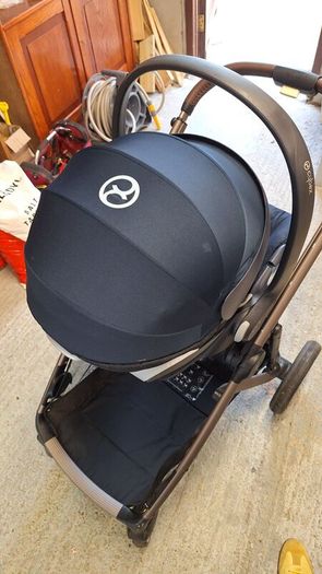 Cybex 3 in 1 travel system