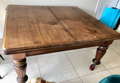 antique mahogany dining table