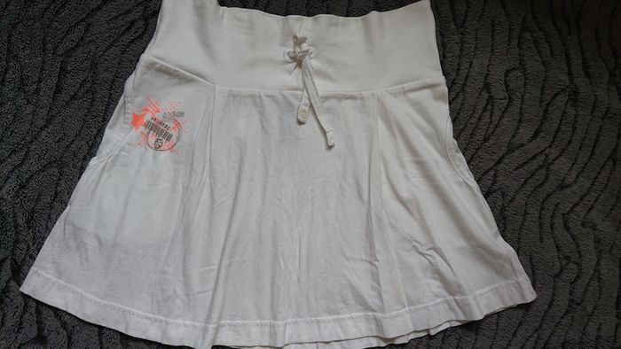 White Mini Skirt O&BOW. Size 12
