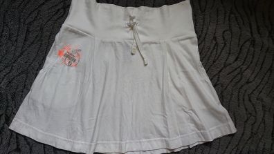 White Mini Skirt O&BOW. Size 12