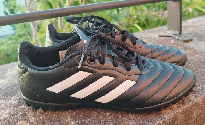 adidas Goletto  Astro Turf Football Boots. Unisex. Size 7.5