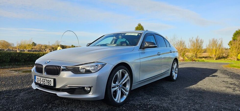 BMW 320i (F30) Luxury Spec - New NCT!