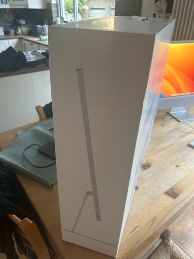 iMac - 24-inch Silver iMac with 4.5K Retina display
