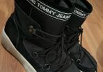 Tommy Hilfiger black winter snow boots