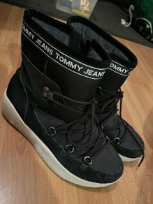 Tommy Hilfiger black winter snow boots