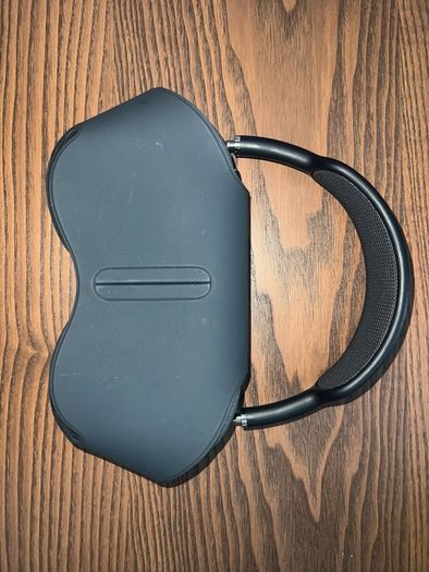 Original Apple AirPods Max Gen 2