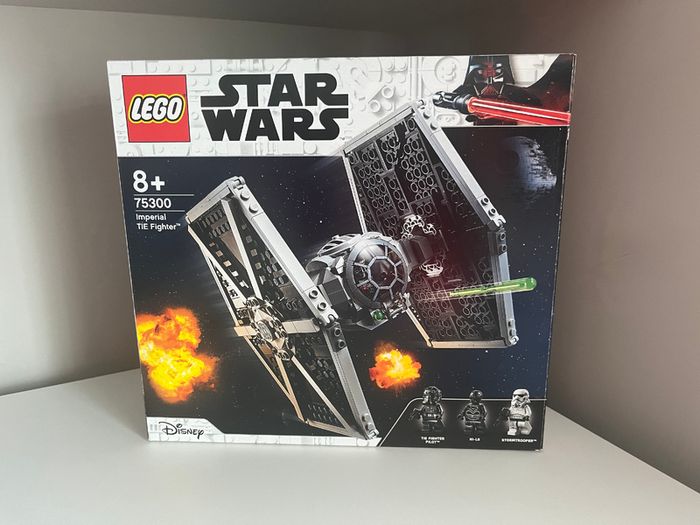 75300 - Star Wars Lego Imperial TIE Fighter