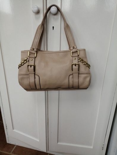 Kenneth Cole Cream Leather Leather Bag