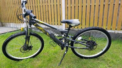 Apollo Creed 24 Mountain Bike  Excellent Conditi