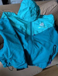 deliveroo reflective jacket small size
