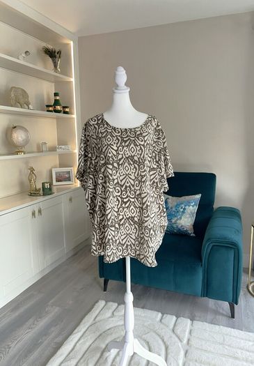 Ladies Short Sleeved Round Neck Top from Only Carmakoma