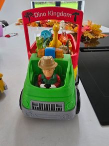 dino kingdom truck