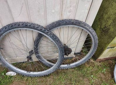 26"f front& rear wheels need tires!