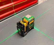 Dewalt 3 way self levelling Green Laser with Battery and case