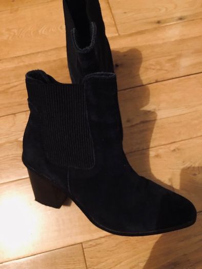 Ladies boots size 40