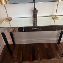 Mirrored hall table