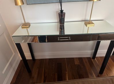 Mirrored hall table