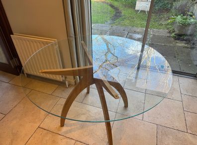 Round glass kitchen table (120cm)