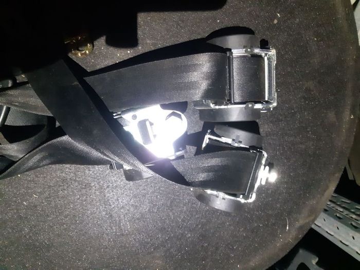 04-11 Audi A6 C6 Driver - Passenger Side Rear Seat Belt